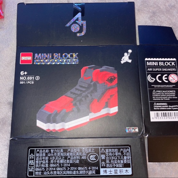 Nike/ Air Jordan black/ red/ white building set mini block air super sneakers - Picture 2 of 4